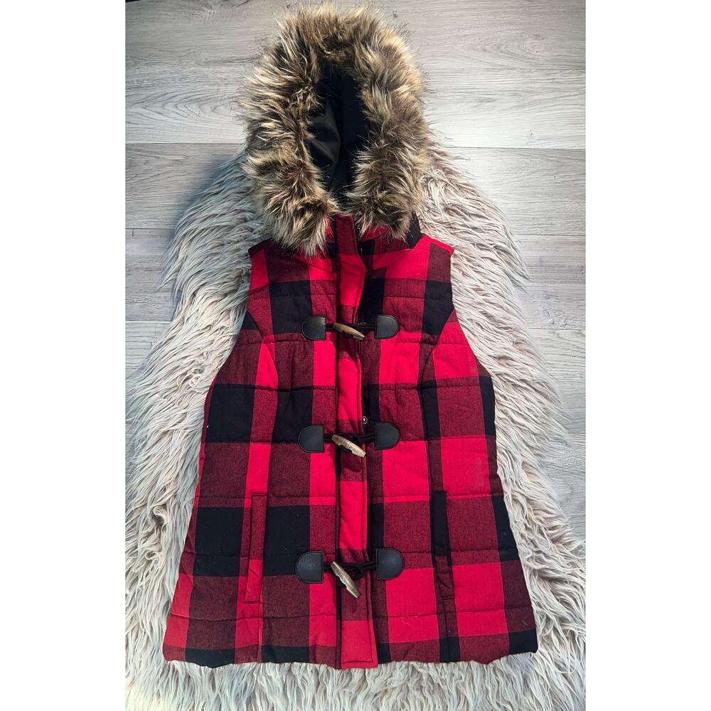 Maurice’s women’s  red & black puffer vest with fur hood